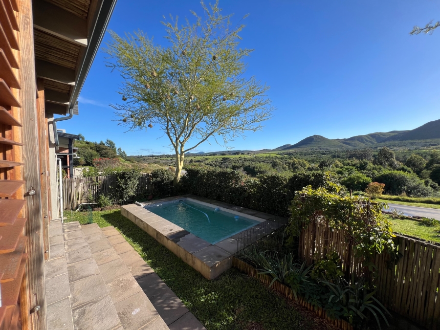 3 Bedroom Property for Sale in Crossways Farm Village Eastern Cape
